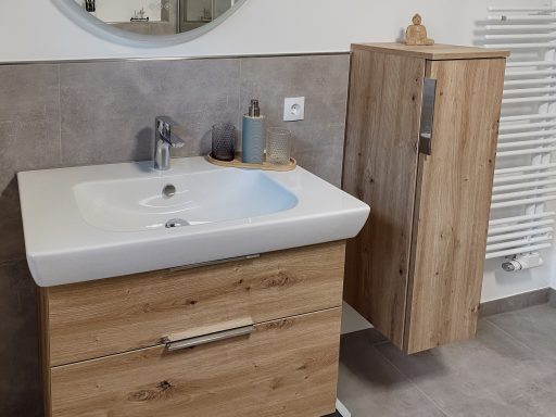 HELLES TAGESLICHTBAD Modernes Tageslichtbad in der Unterkunft nahe Phantasialand