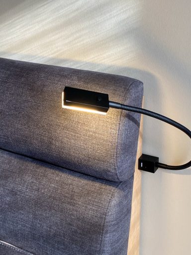 FLEXIBLE LESELAMPE MIT USB-ANSCHLÜSSEN Gute Ausstattung FeWo Bornheim